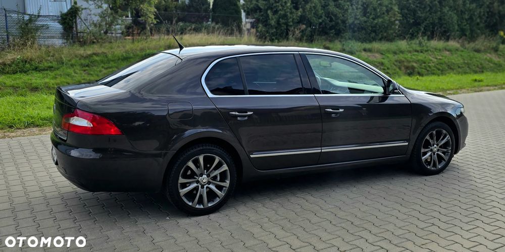 Skoda Superb 2.0 TDI Ambition DSG - 8
