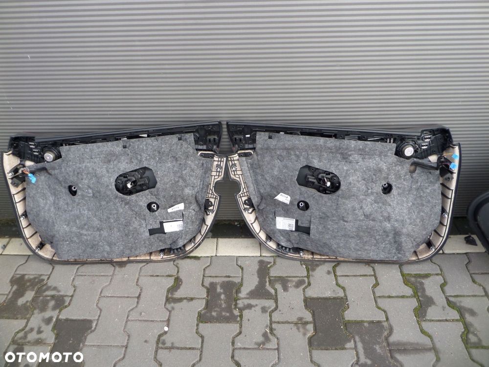 tapicerka boczki drzwi mercedes w205 c63s amg sedan - 8