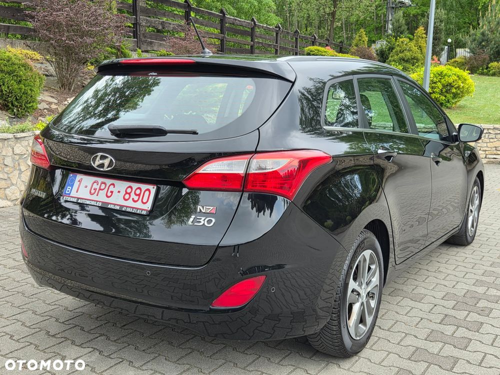 Hyundai i30 Kombi 1.6 GDi DCT Premium - 9