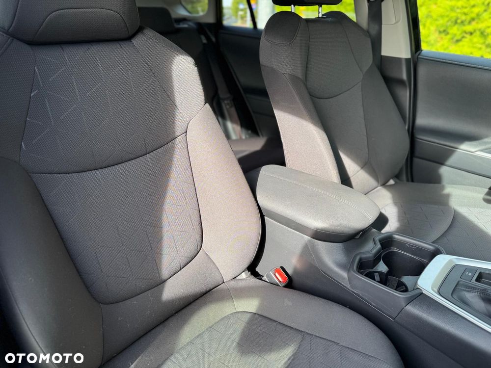 Toyota RAV4 - 11