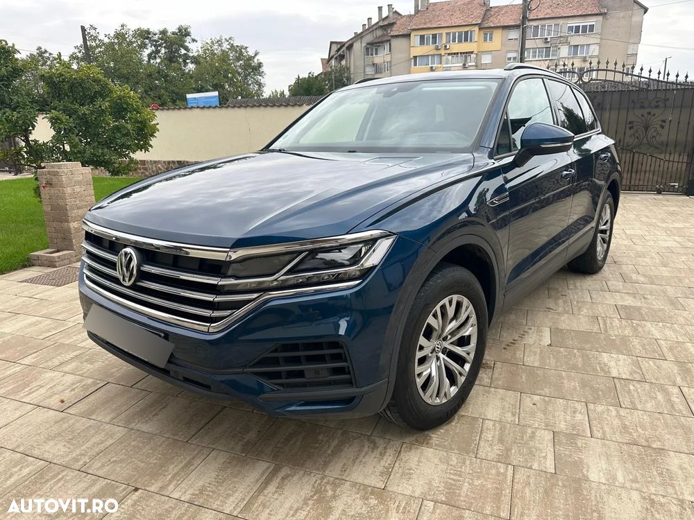 Volkswagen Touareg - 1