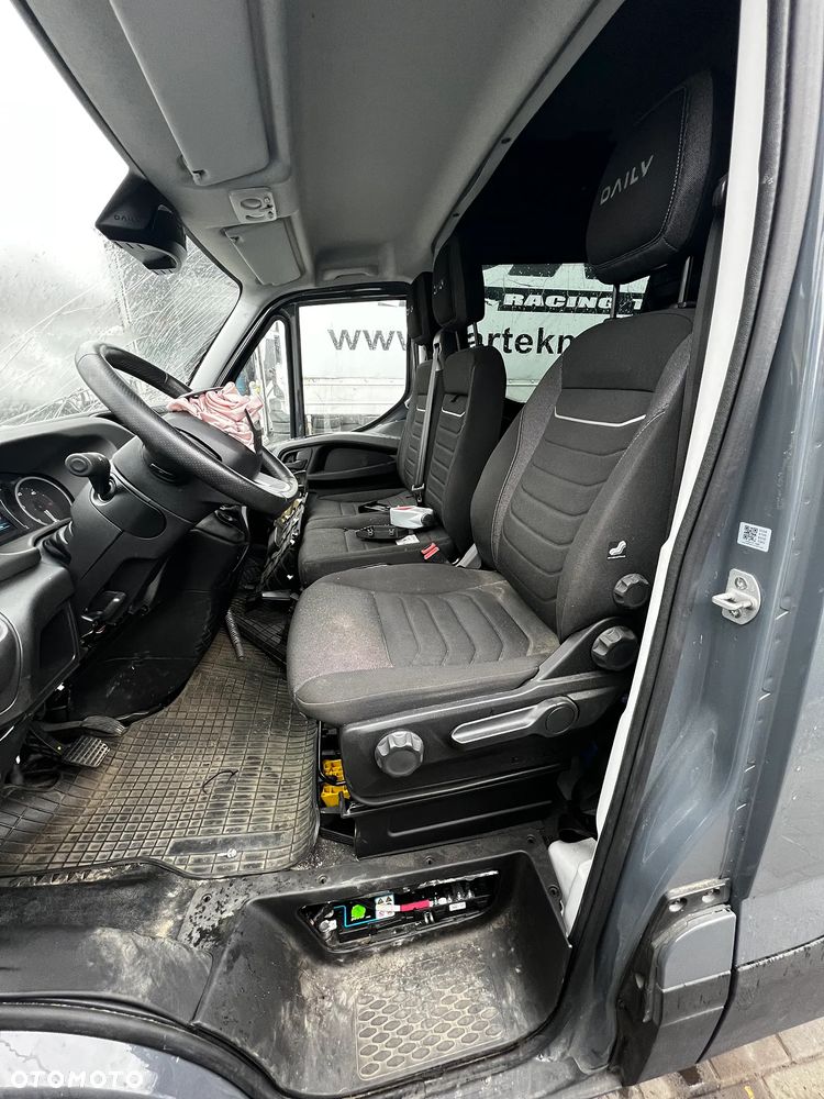 Iveco Daily 35s18 7 osobowy L4H3 - 13