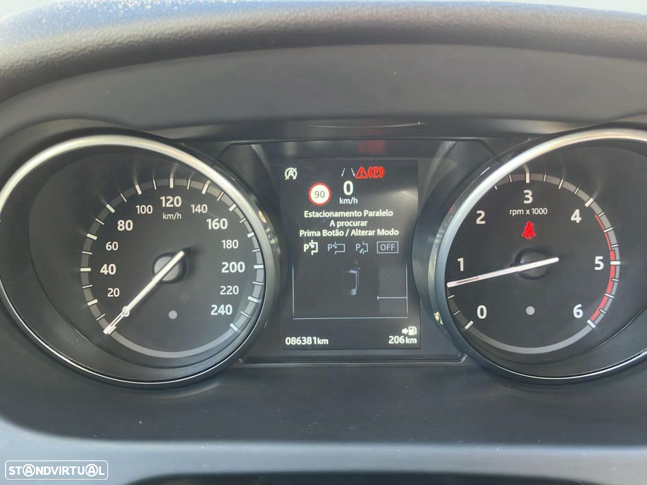 Land Rover Discovery Sport 2.0 eD4 HSE - 11