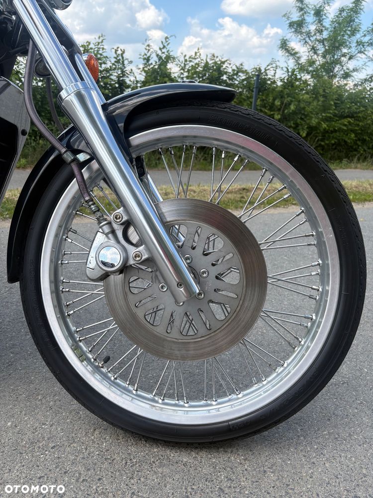 Suzuki Intruder - 18