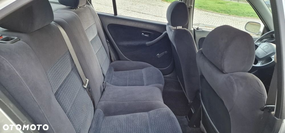 Honda Civic 1.4i S - 13