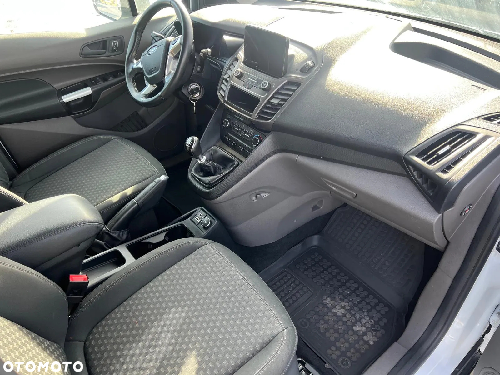Ford Transit Connect - 16