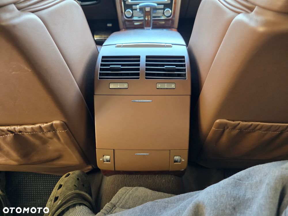 Volkswagen Phaeton - 18