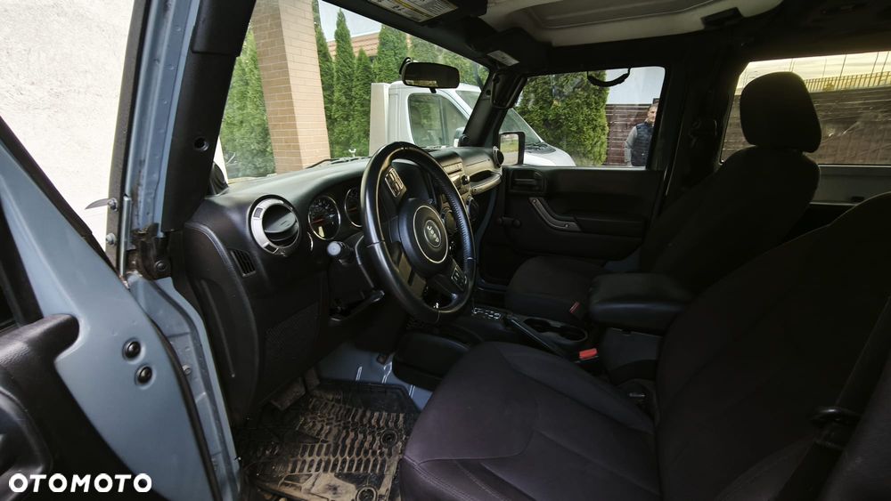 Jeep Wrangler - 17