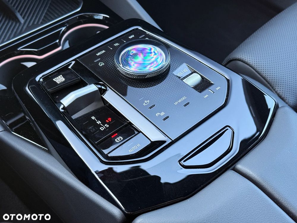 BMW Seria 5 520i - 26