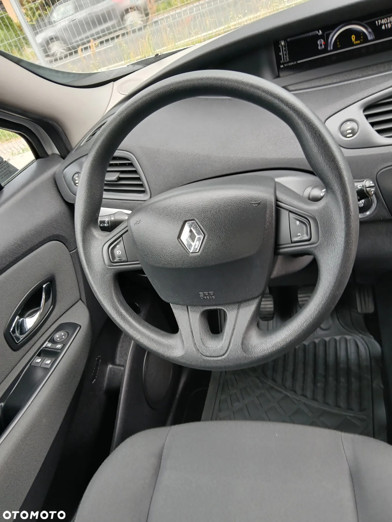 Renault Scenic 1.6 16V 110 TomTom Edition - 22