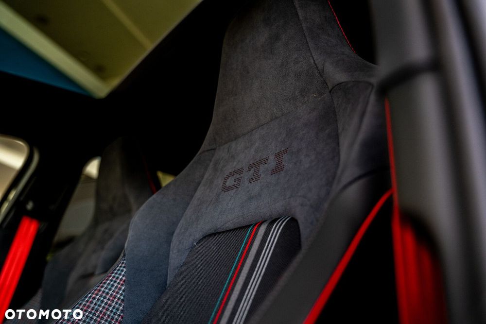 Volkswagen Golf 2.0 TSI GTI Edition 50 DSG - 24