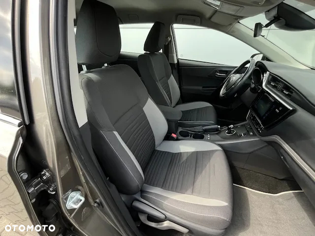 Toyota Auris Hybrid 135 Active - 17