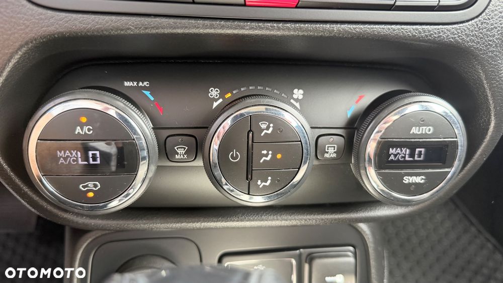 Jeep Renegade 2.0 MultiJet Active Drive Low Automatik 75th Anniversary - 14