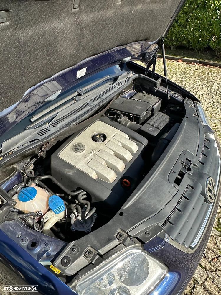 VW Touran 2.0 TDI Highline 7L - 28