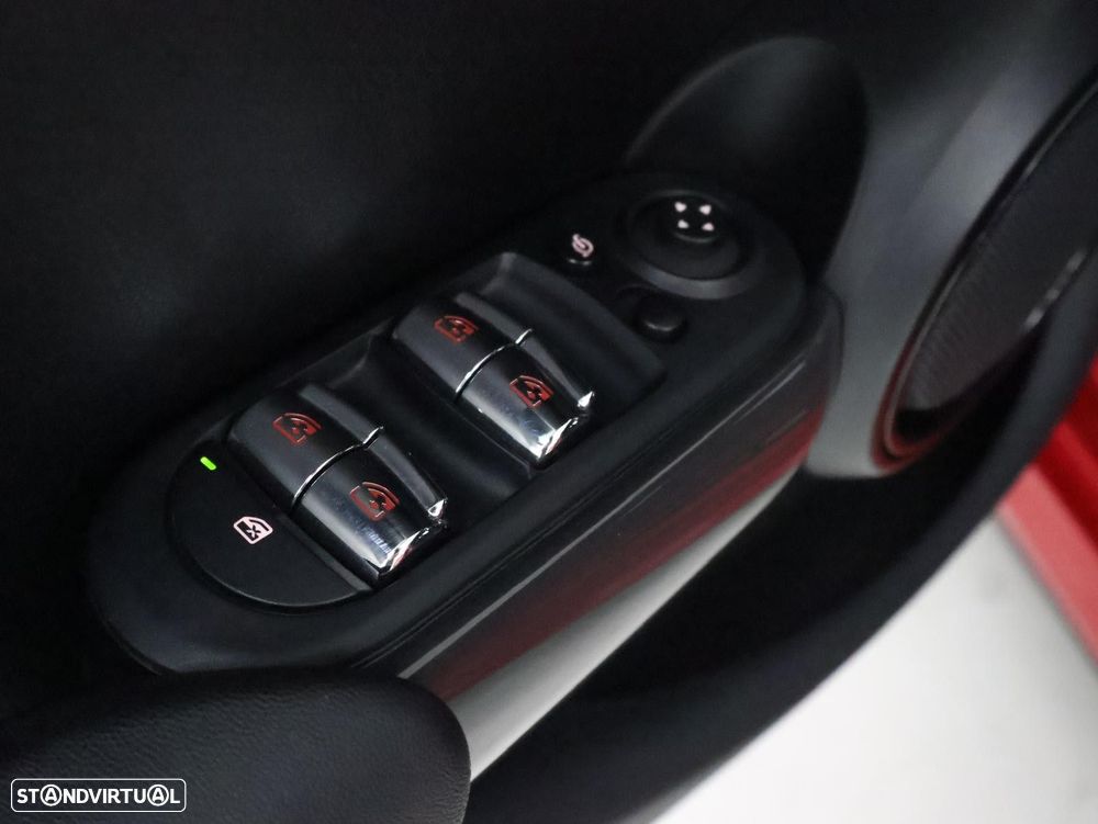 MINI 5 Portas Cooper Auto - 12