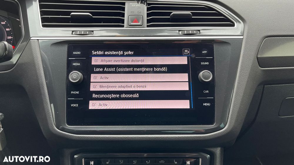 Volkswagen Tiguan - 36