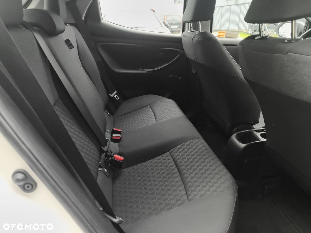 Toyota Yaris - 10