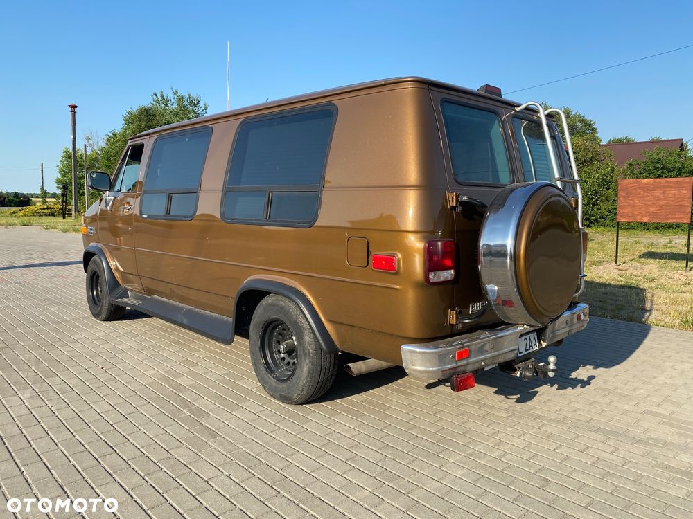 Chevrolet Chevy Van - 6