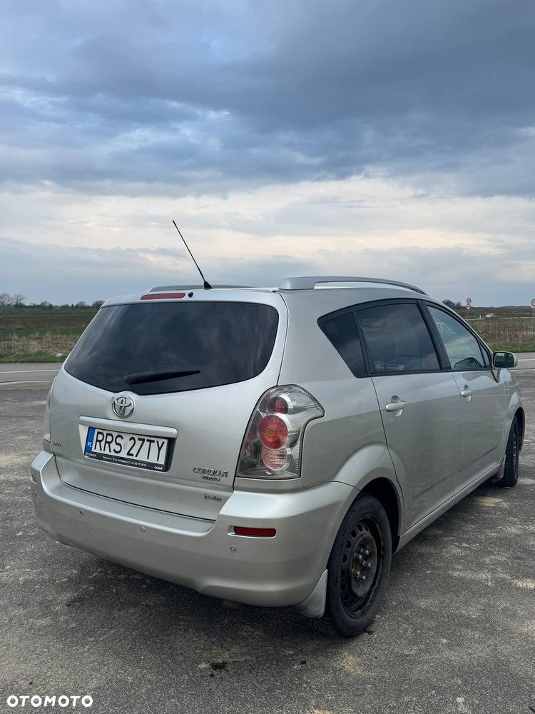 Toyota Corolla Verso - 3