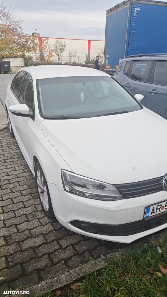 Volkswagen Jetta 1.6 TDI DPF Trendline - 6