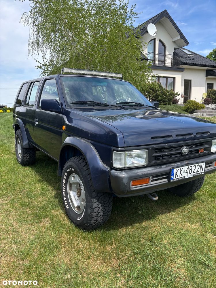 Nissan Terrano - 1