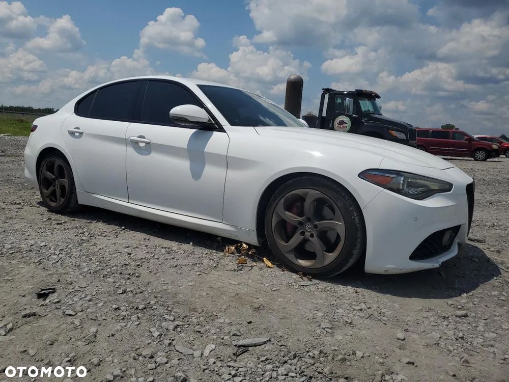 Alfa Romeo Giulia - 4