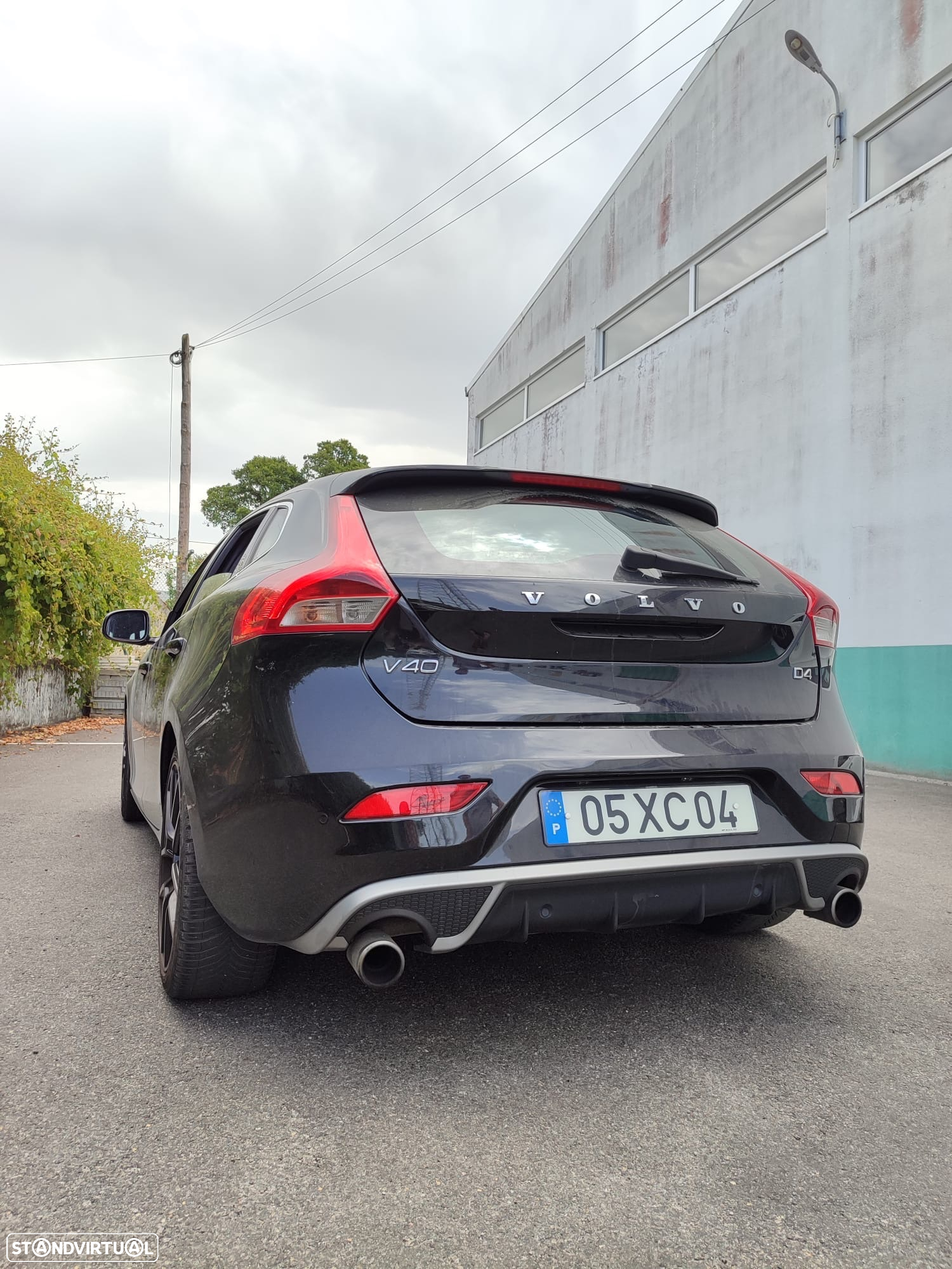 Volvo V40 2.0 D4 R-Design - 3