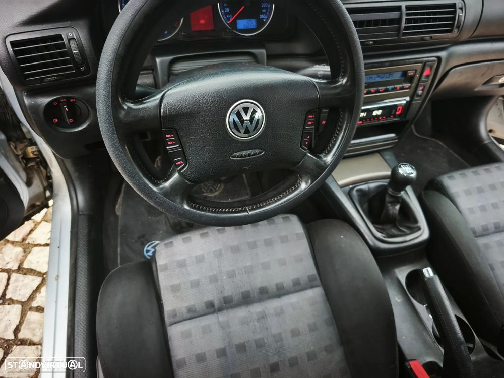 VW Passat Variant 1.9 TDi Conf.Plus 6V - 9