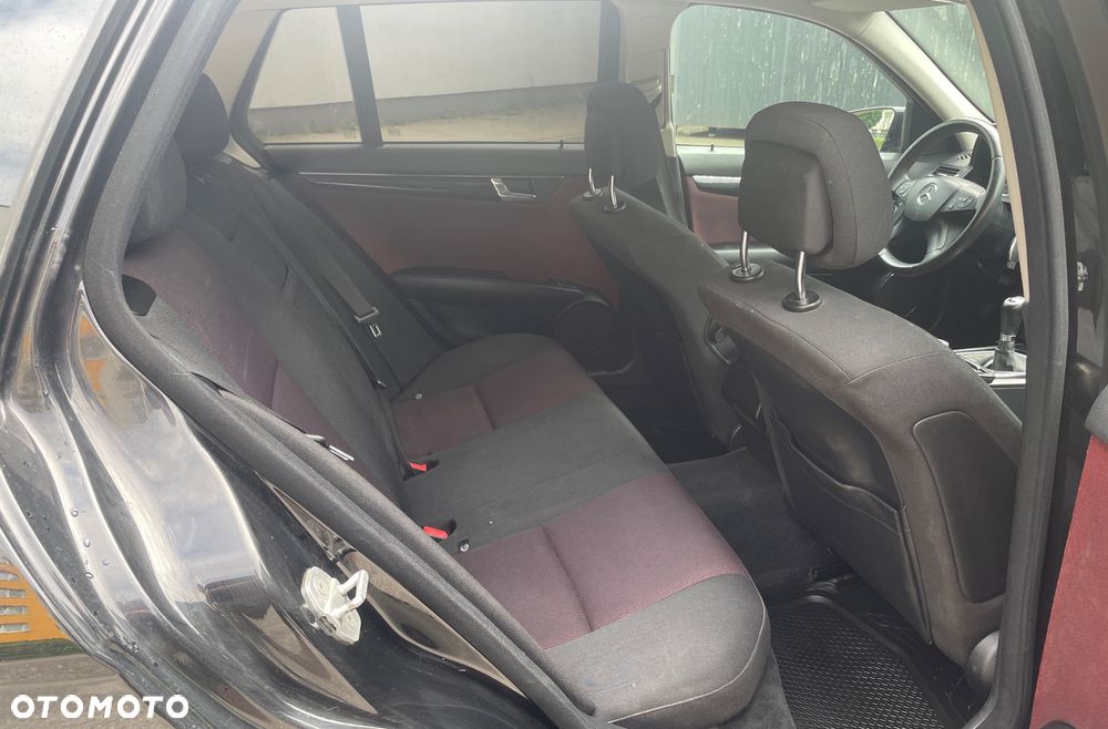 Mercedes-Benz Klasa C 200 CDI BlueEff Avantgarde - 29