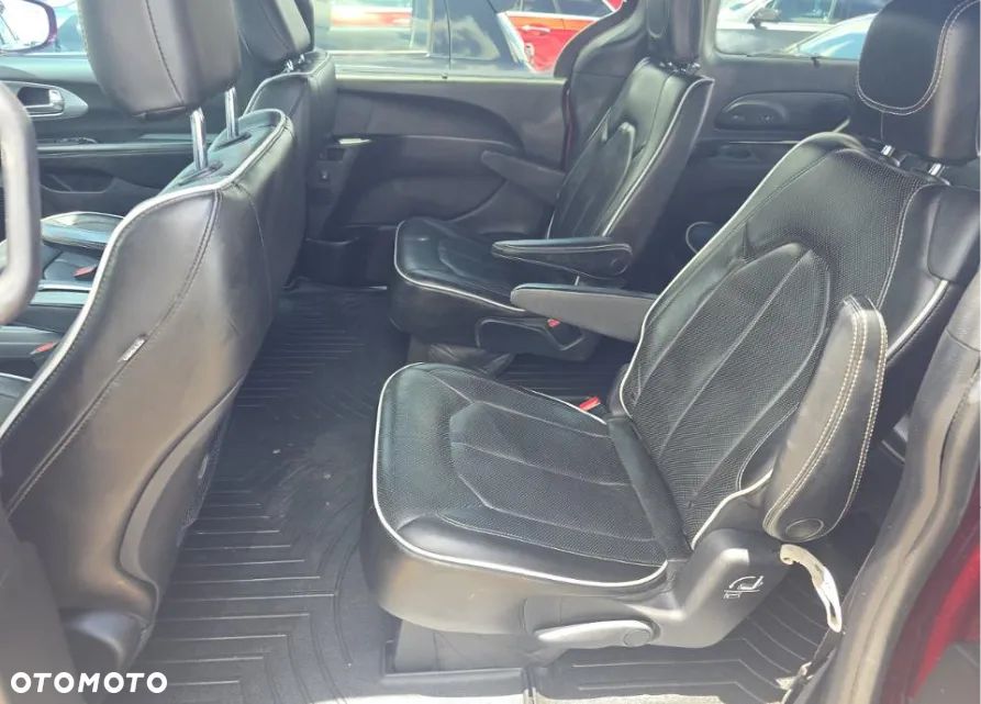 Chrysler Pacifica - 13