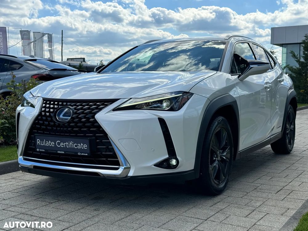 Lexus UX 250h FWD Business - 3