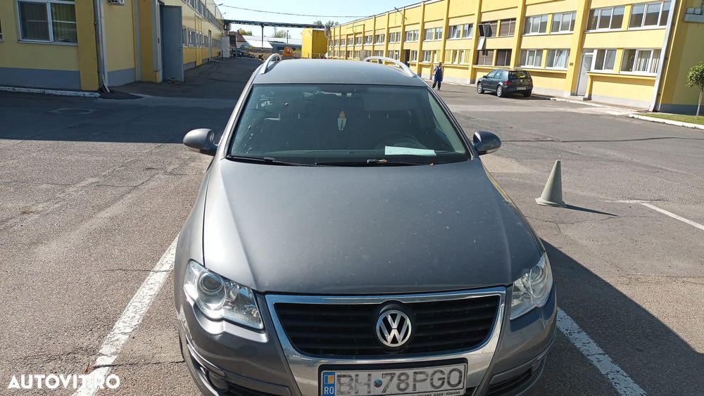 Volkswagen Passat - 1