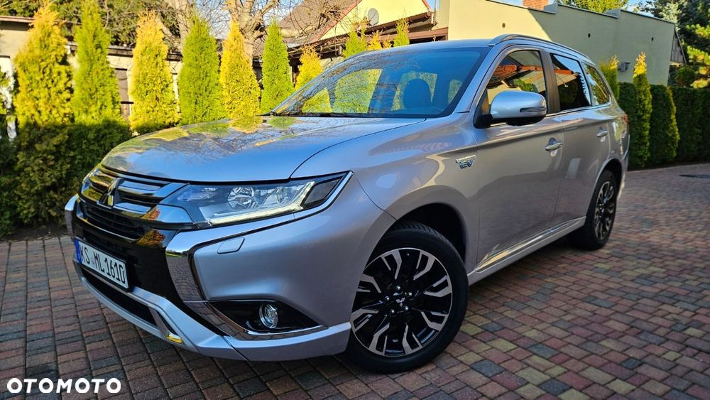 Mitsubishi Outlander - 2