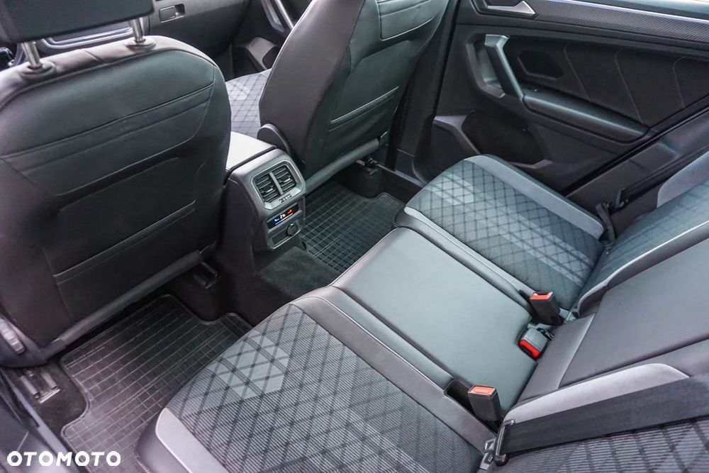 Volkswagen Tiguan 2.0 TDI SCR 4Mot R-Line DSG - 29