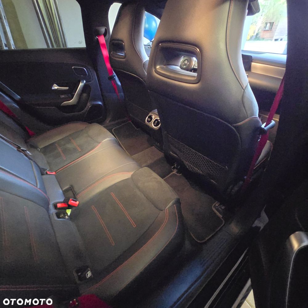 Mercedes-Benz CLA - 11