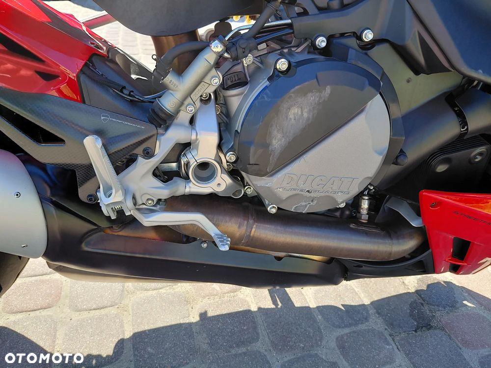 Ducati Streetfighter V2 - 16