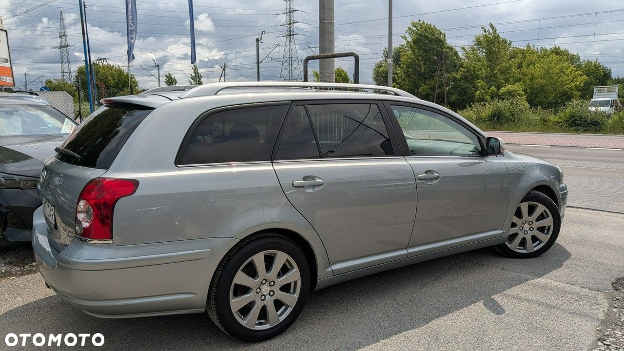 Toyota Avensis - 9