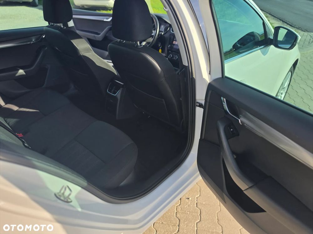 Skoda Octavia 1.6 TDI Premium Edition - 23