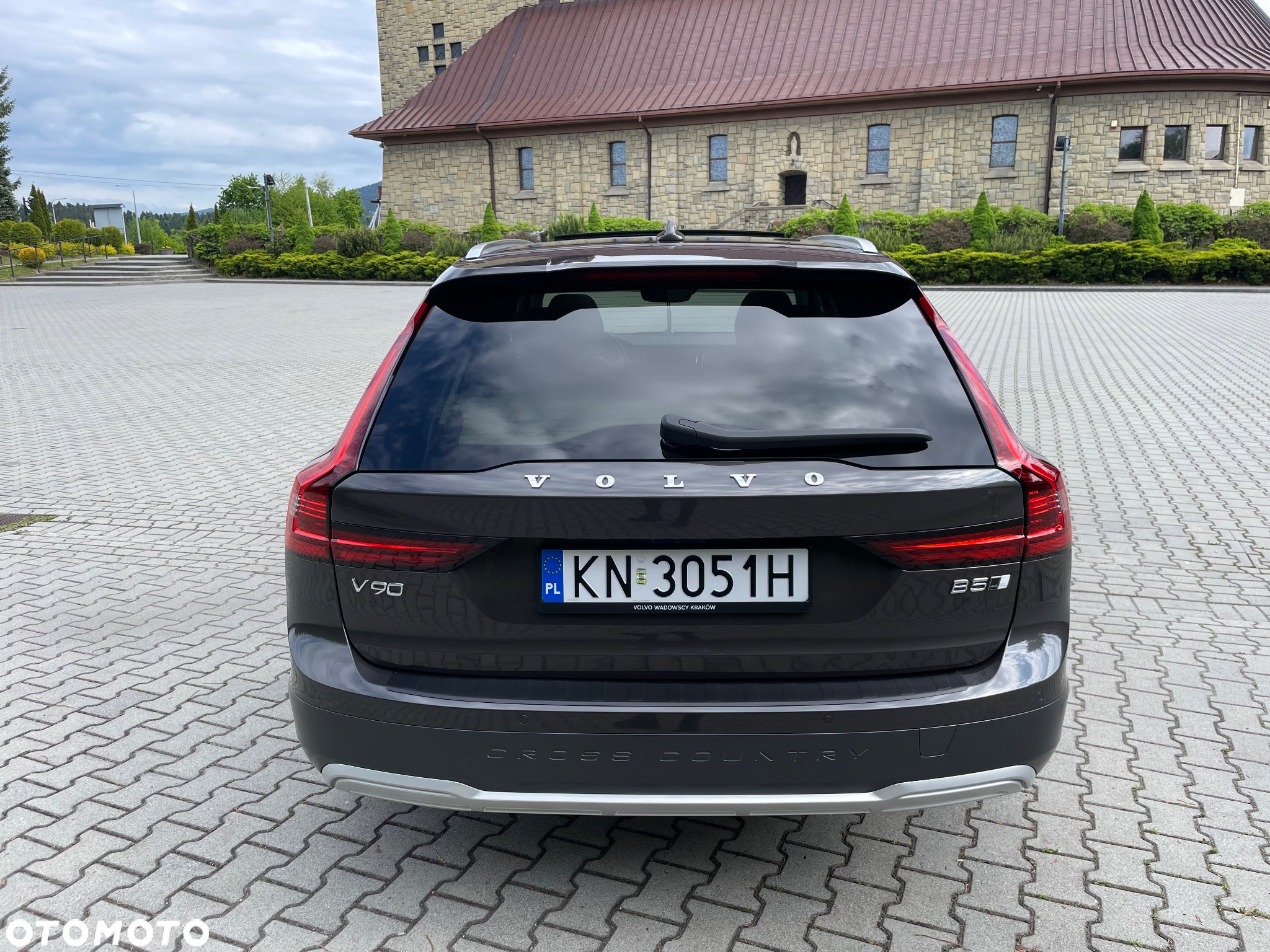 Volvo V90 Cross Country - 17