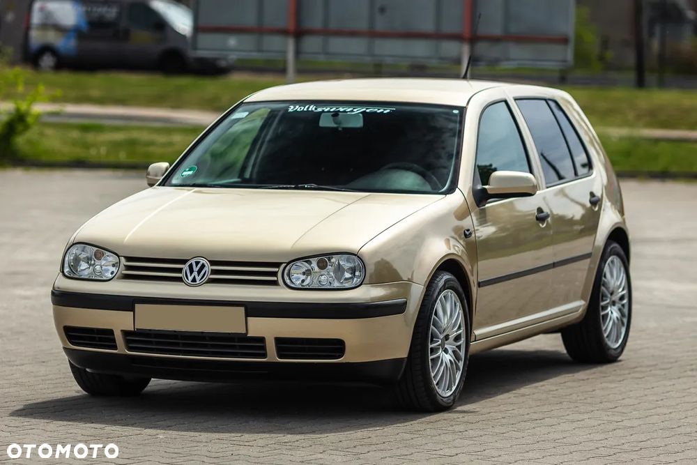 Volkswagen Golf - 8