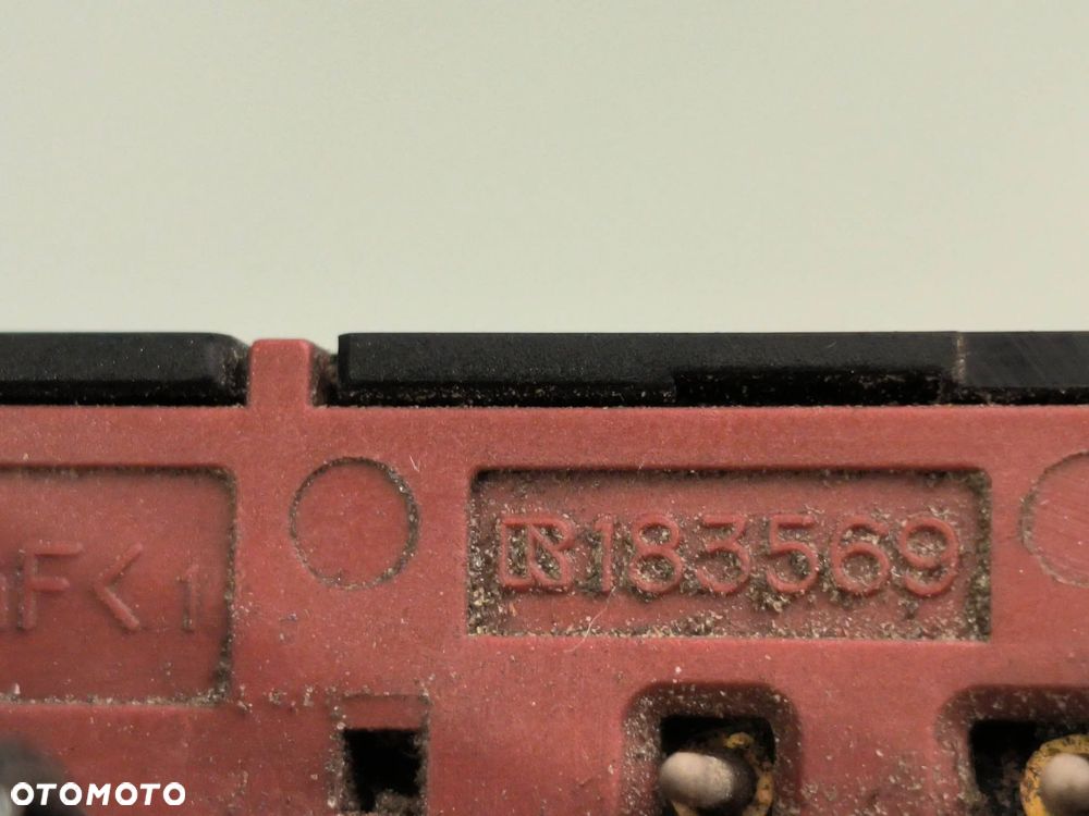 Przełączniki przyciski siedzeń lusterek blokada drzwi Mitsubishi Pajero 2008 SUV Diesel 147kW 3200cm³ - 12