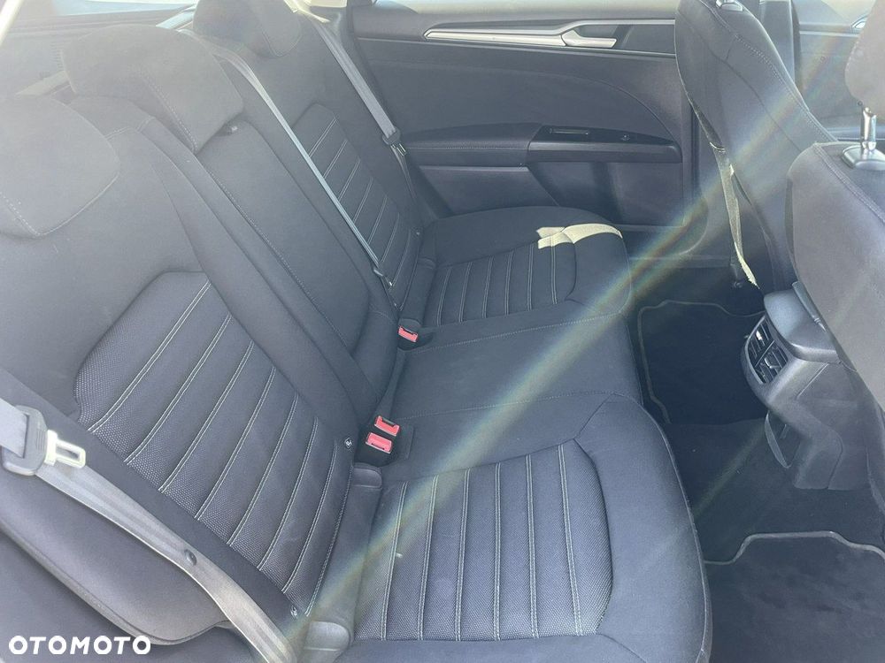 Ford Mondeo 2.0 TDCi Ambiente PowerShift - 28