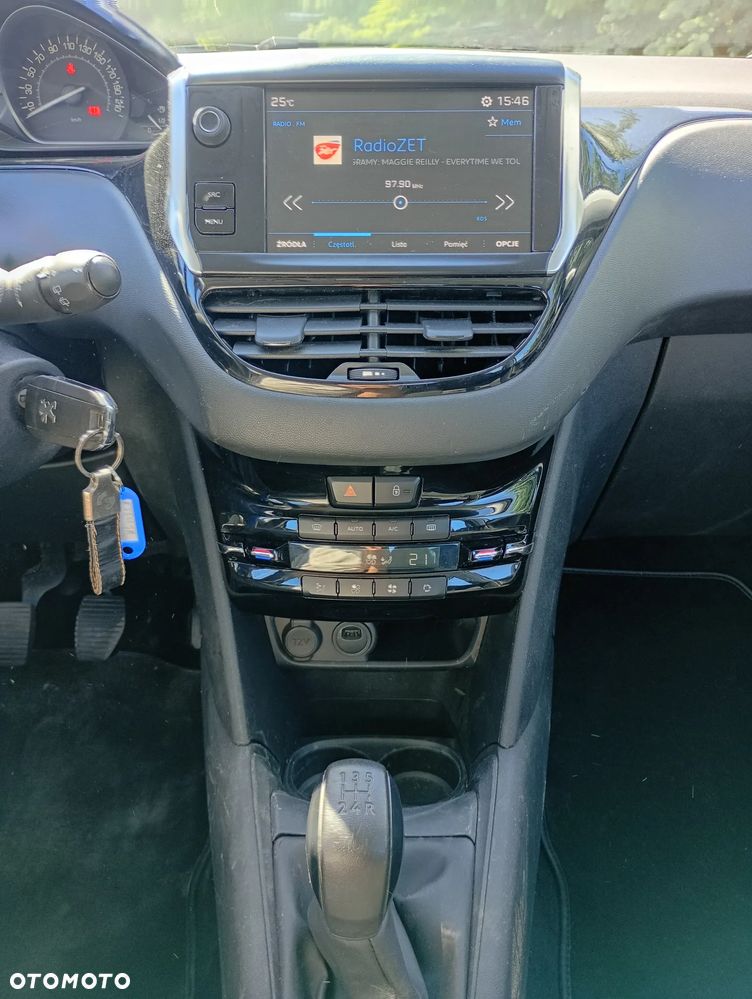 Peugeot 208 1.2 PureTech Allure - 18