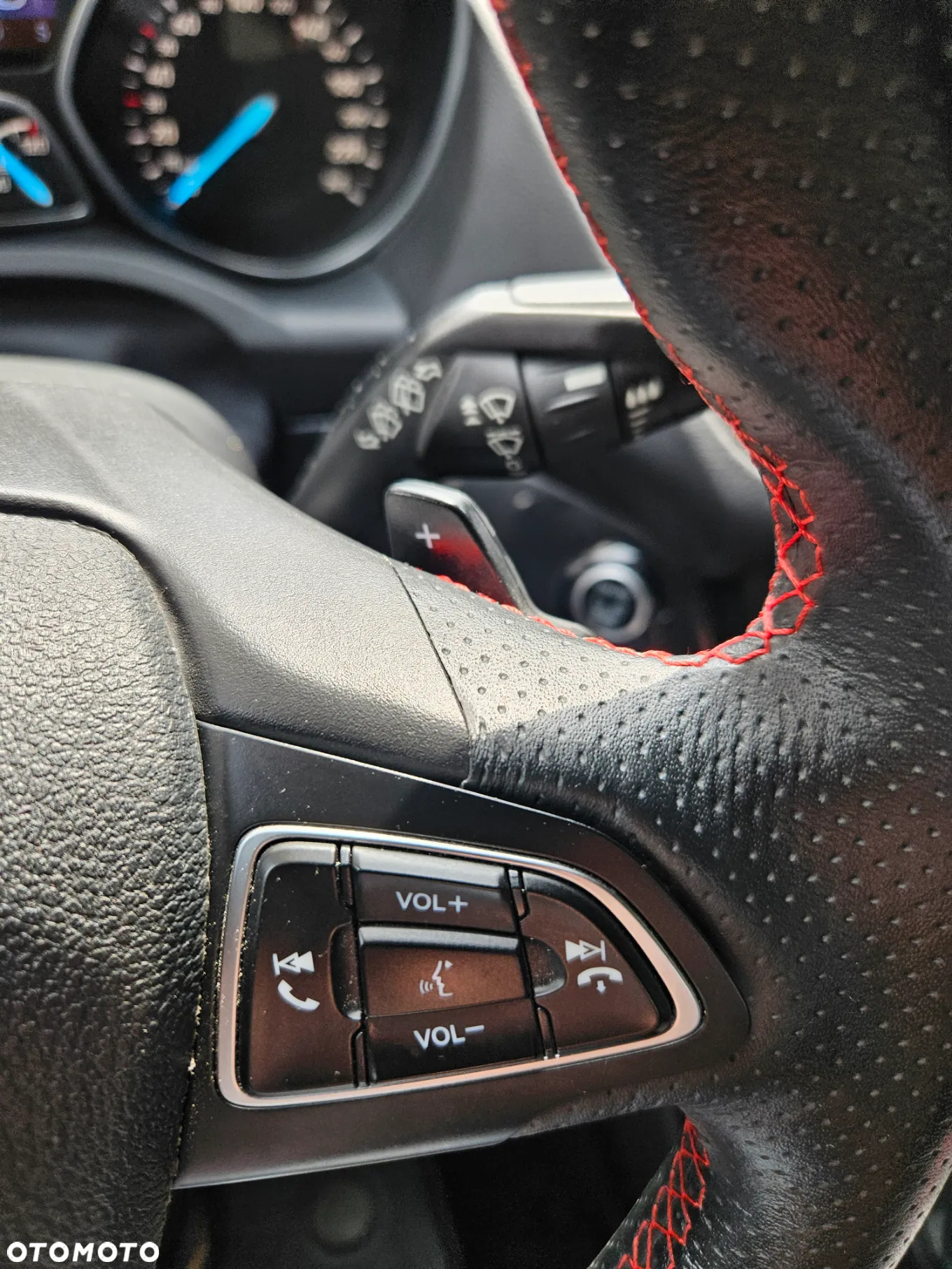 Ford Kuga 1.5 EcoBoost 2x4 ST-Line - 23