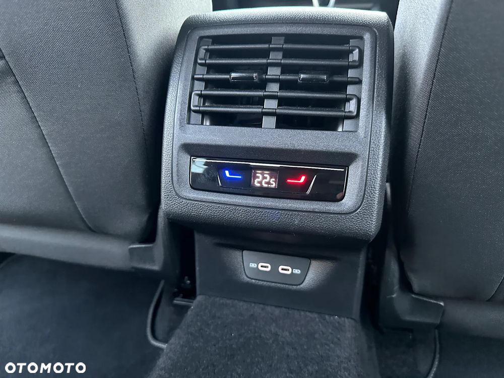 Volkswagen Golf - 26