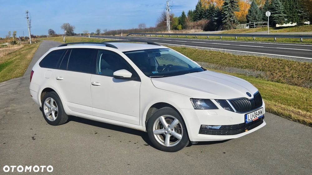 Skoda Octavia 1.6 TDI DSG Ambition - 9