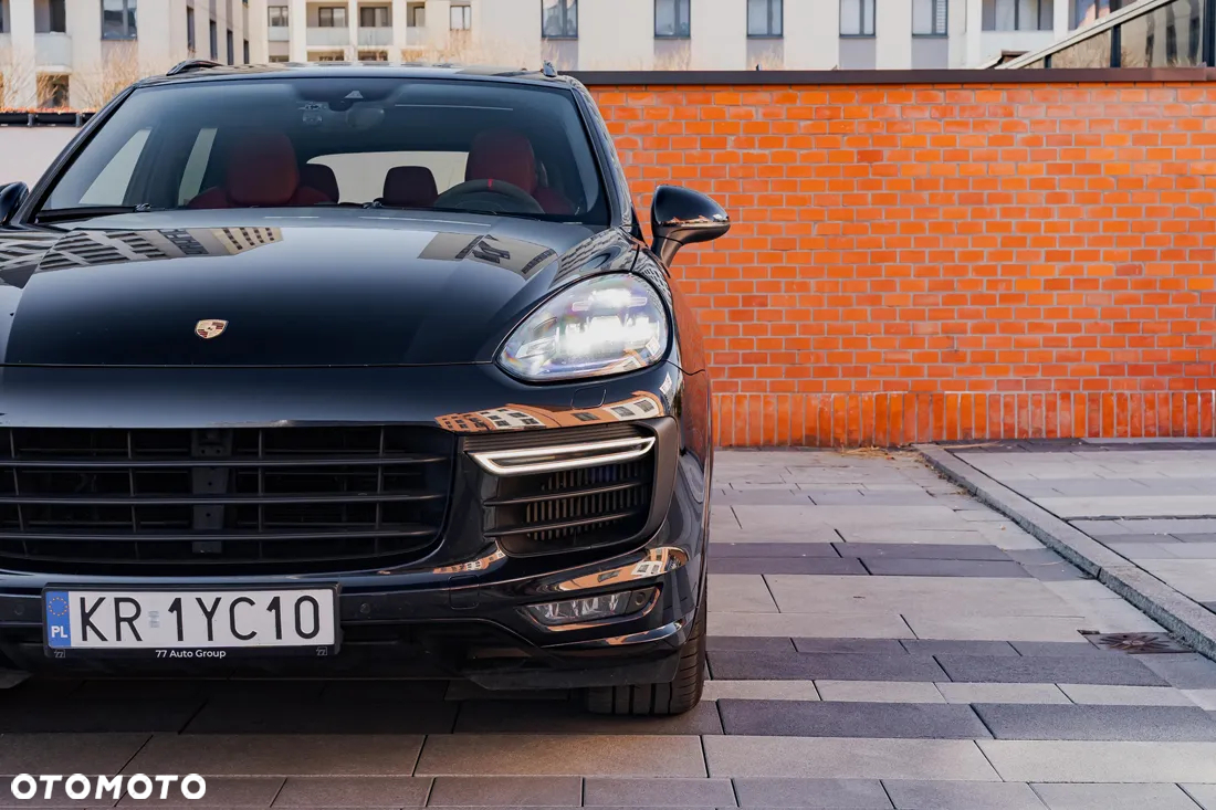 Porsche Cayenne GTS - 12