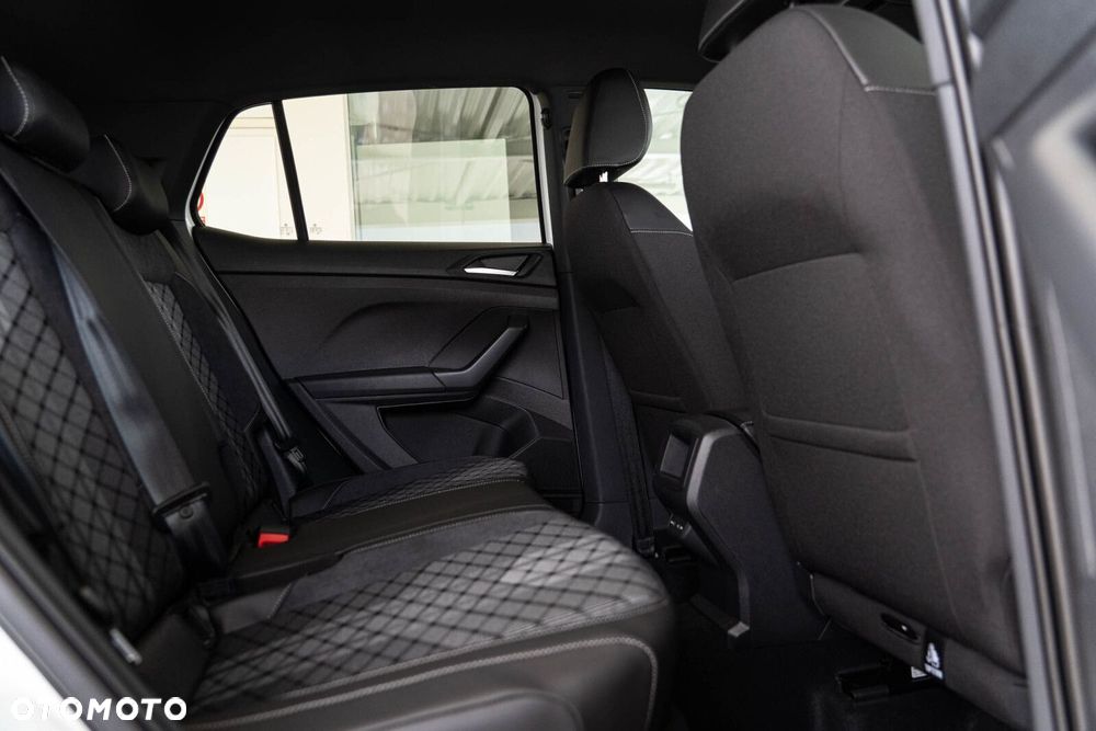 Volkswagen T-Cross - 17