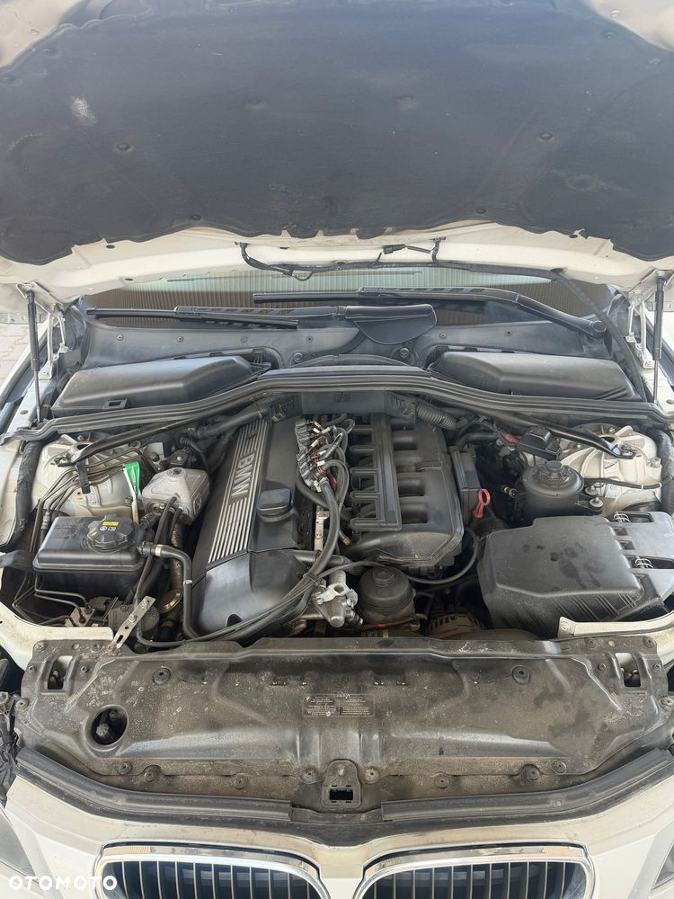BMW Seria 5 525i - 12