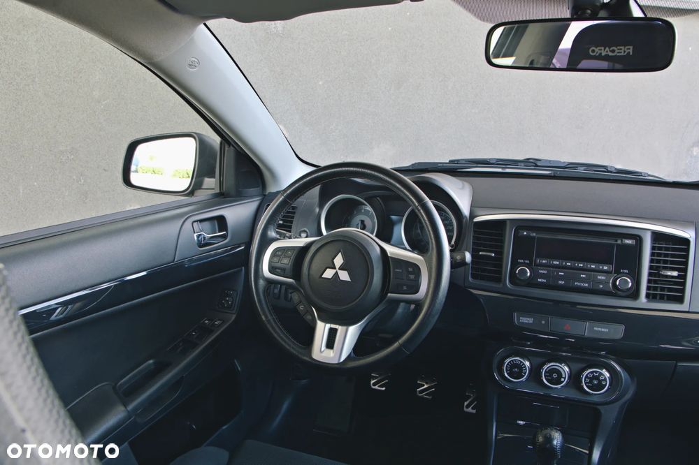 Mitsubishi Lancer Evolution Standard - 14